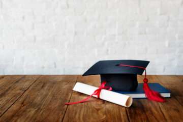 6 moduri în care lucrarea de licență influențează carierele profesionale: Perspective ale absolvenților