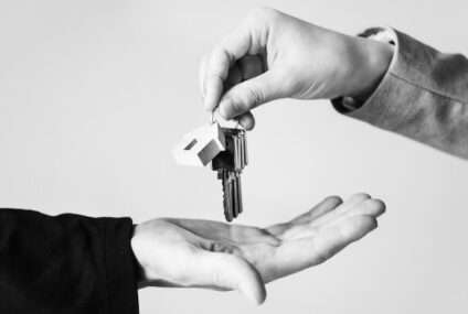 Investiții imobiliare: cum să-ți alegi prima proprietate de închiriat?